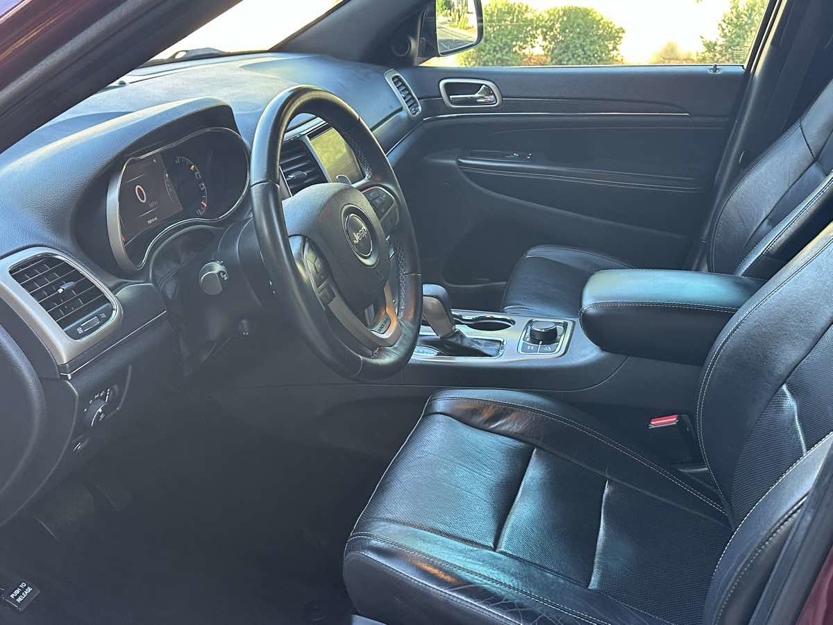 Used 2017 Jeep Grand Cherokee Limited w/ Luxury Group II AWD/4WD image 11