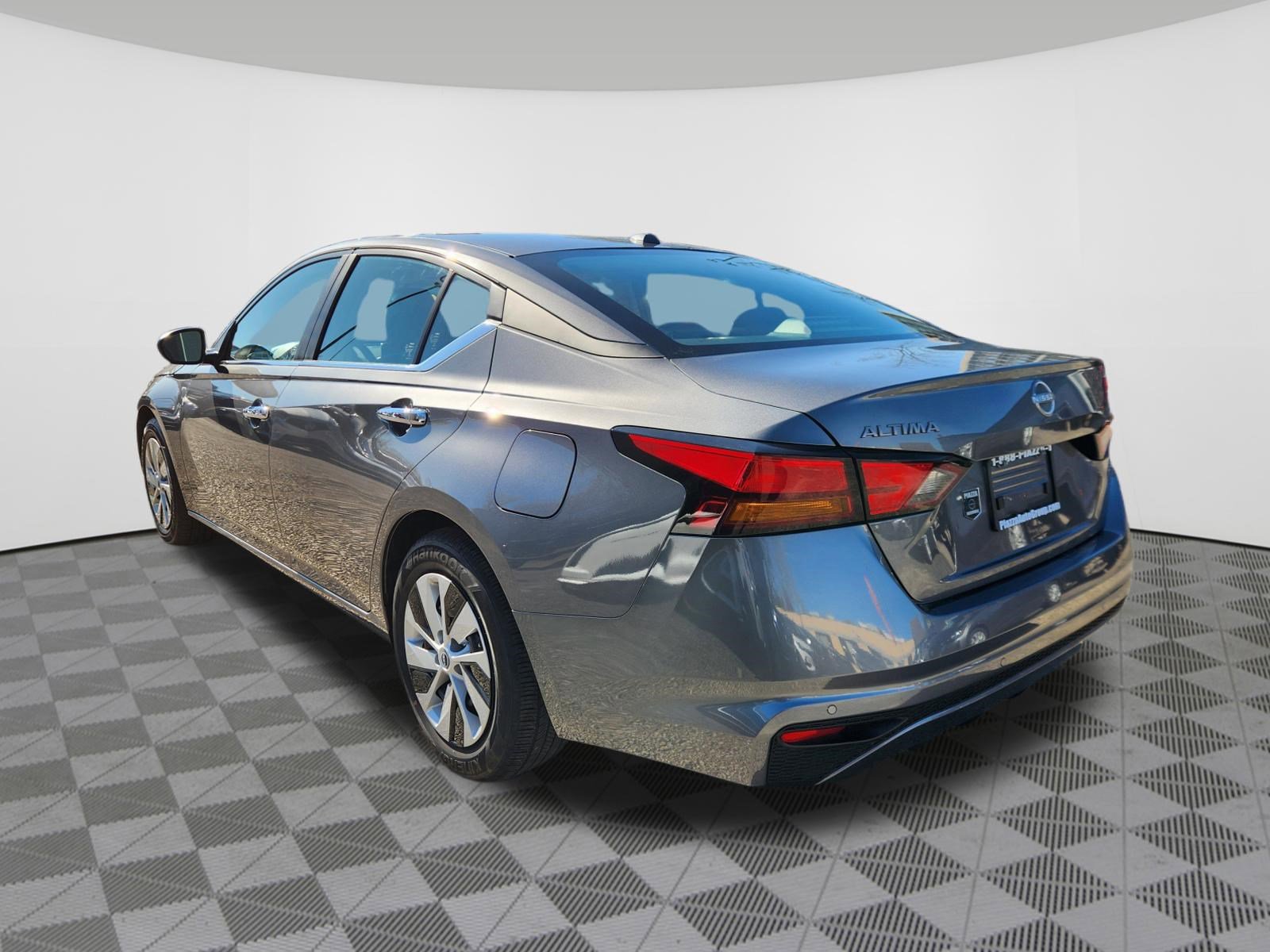 Certified 2025 Nissan Altima 2.5 S FWD image 3