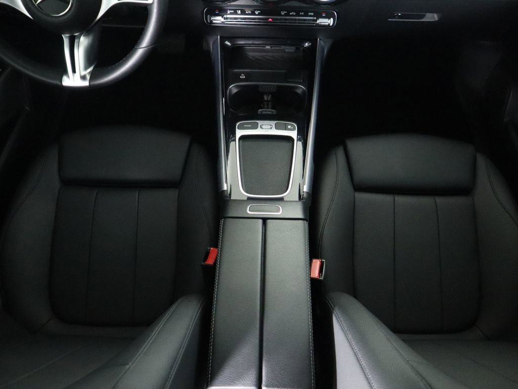 Certified 2025 Mercedes-Benz GLB 250 image 16