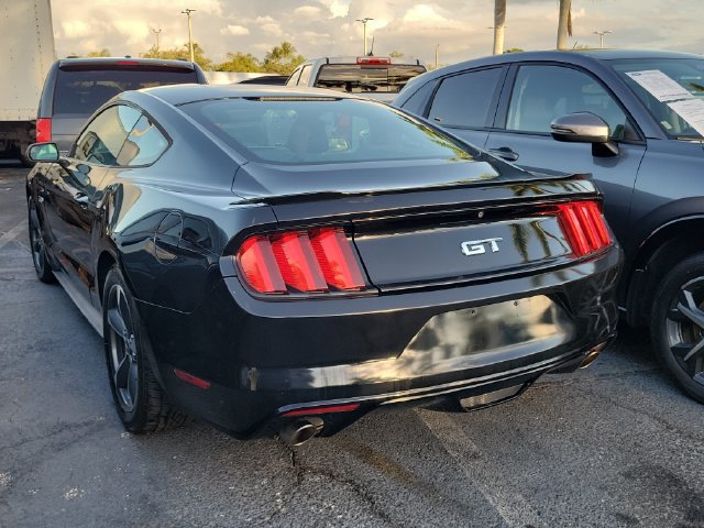 Used 2017 Ford Mustang GT RWD image 2