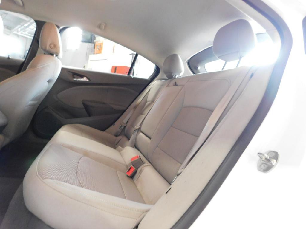 Used 2017 Chevrolet Cruze LT FWD image 11