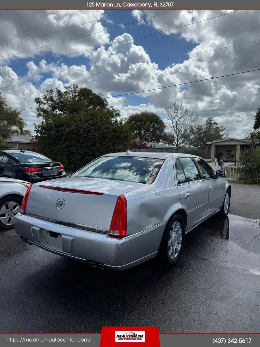 Used 2009 Cadillac DTS image 4