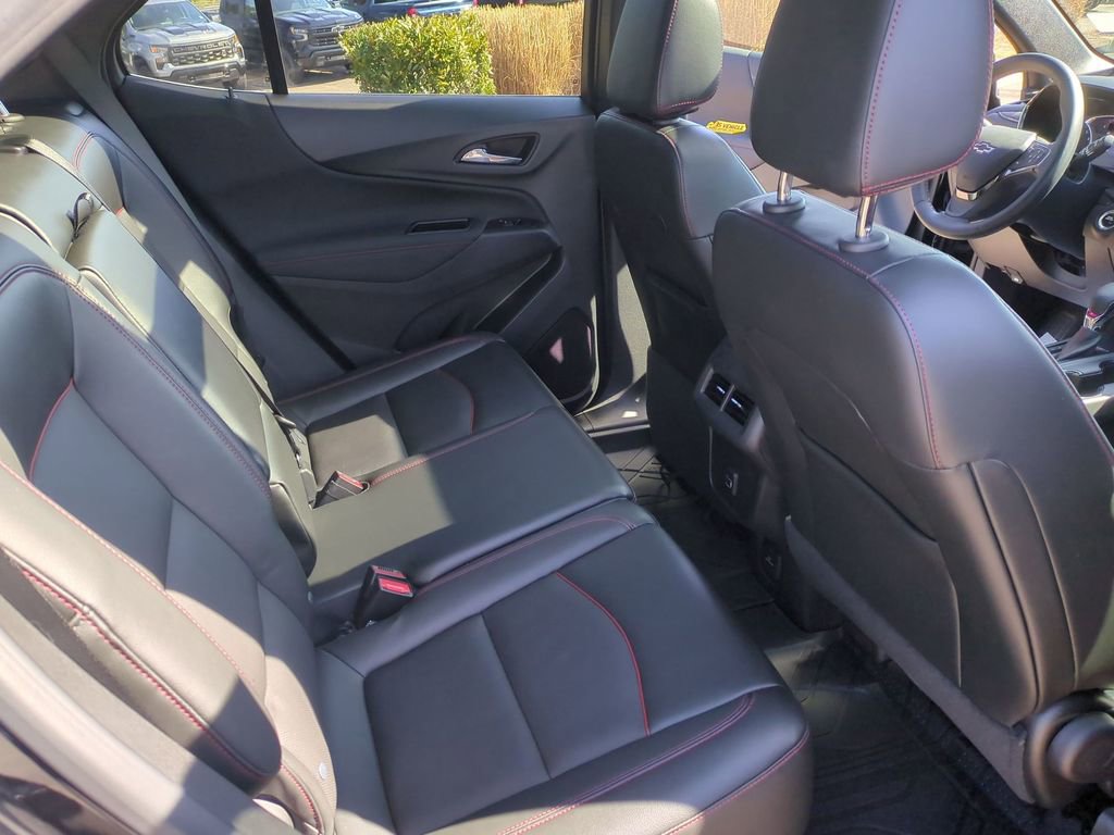 Used 2023 Chevrolet Equinox RS w/ RS Leather Package image 29