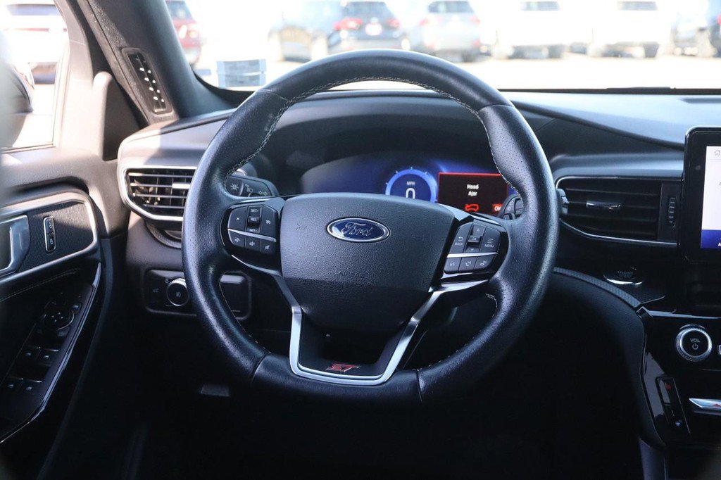 Used 2022 Ford Explorer ST image 25