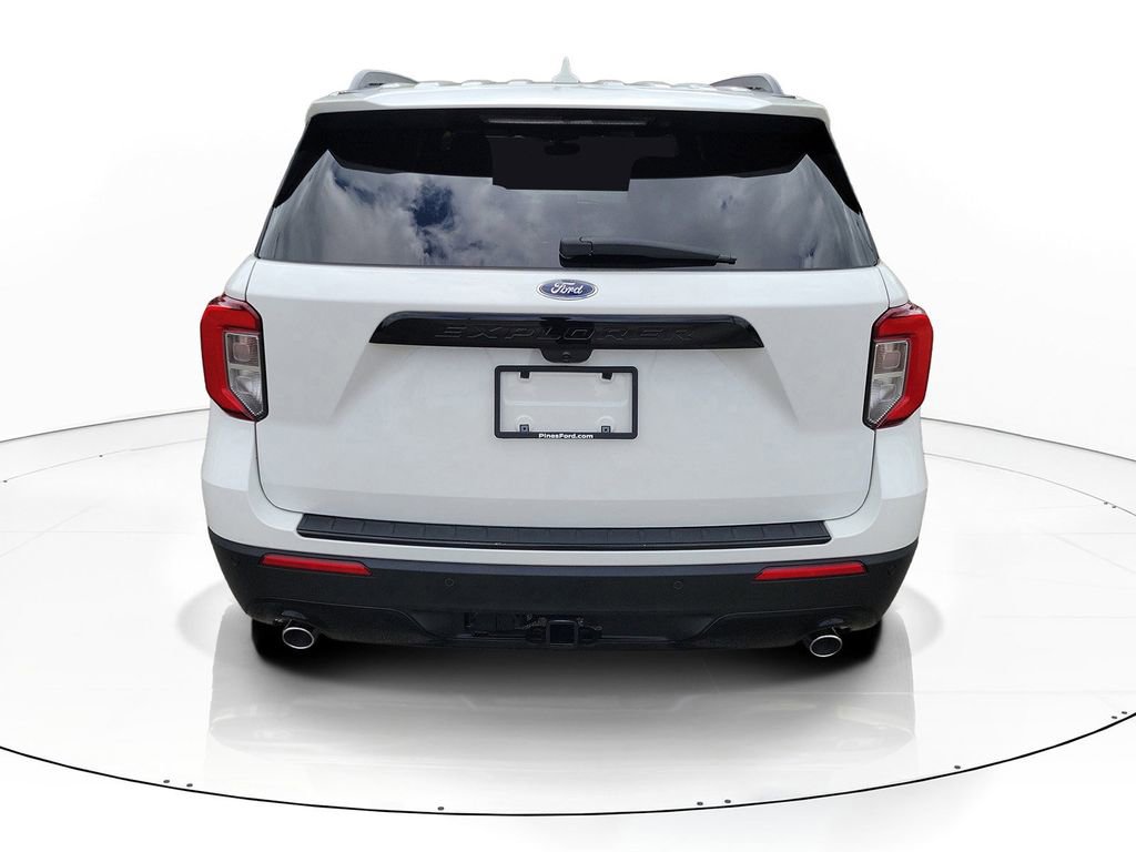 Used 2023 Ford Explorer ST-Line w/ Class IV Trailer Tow Package RWD image 4