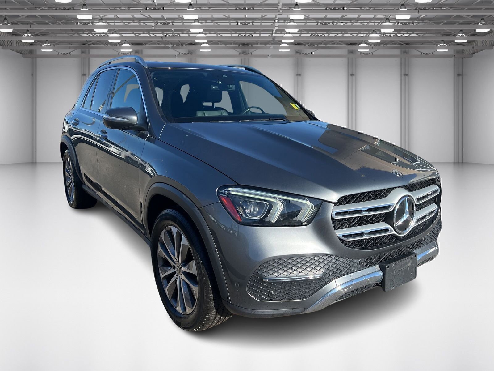 Used 2022 Mercedes-Benz GLE 350 4MATIC w/ Premium Package image 3