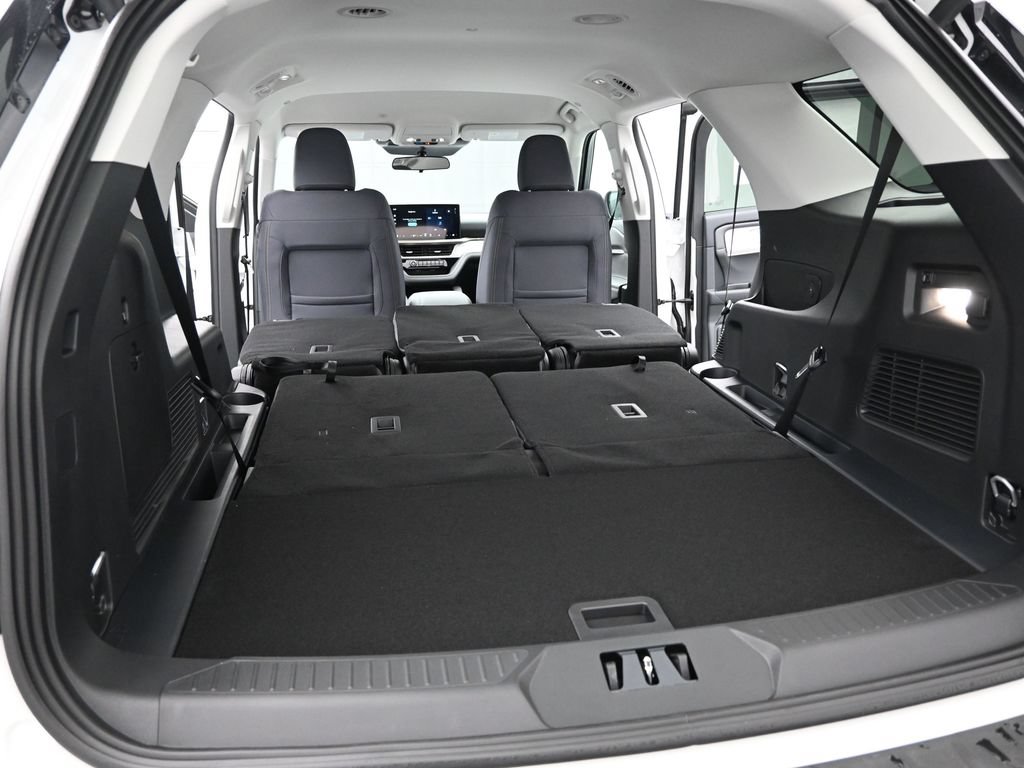 New 2026 Ford Explorer Active RWD image 22