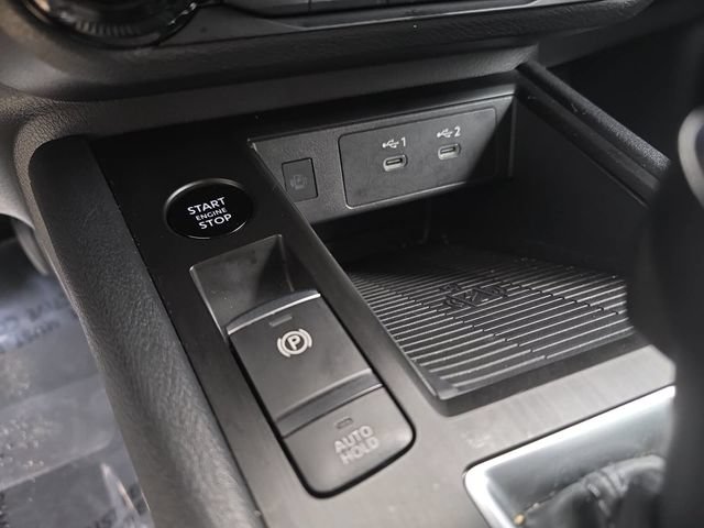 Used 2026 Nissan Kicks SV FWD image 38