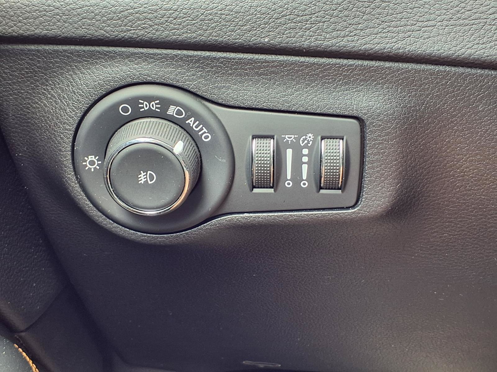 Used 2019 Jeep Compass Limited AWD/4WD image 17