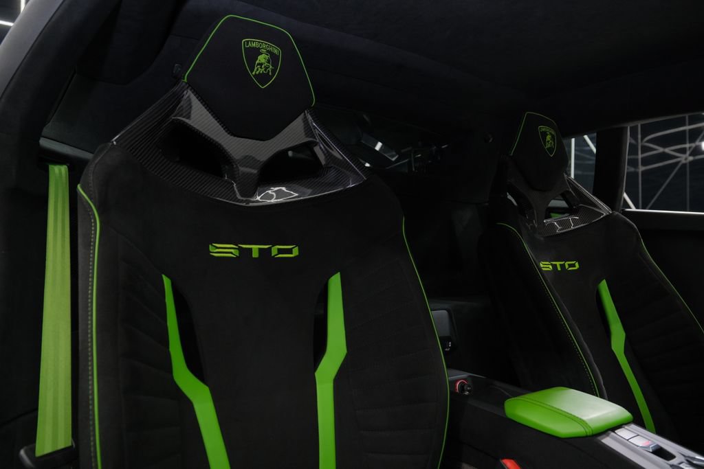 Used 2023 Lamborghini Huracan STO RWD image 20