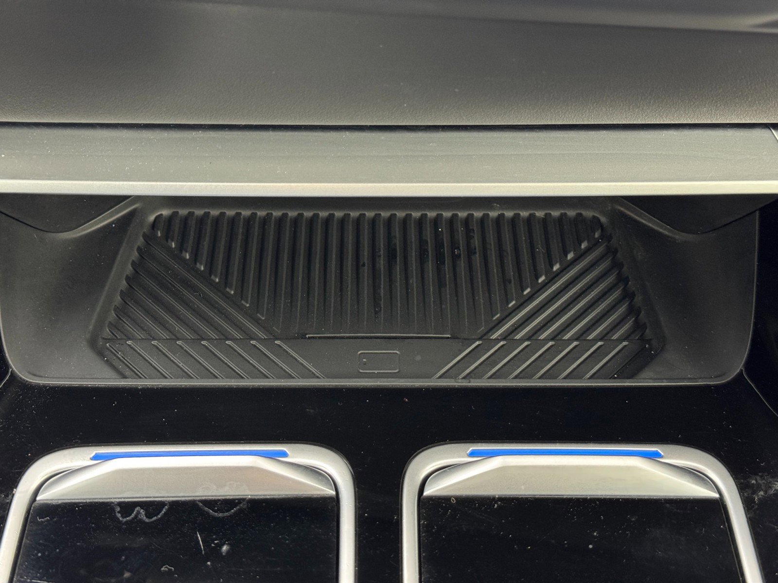 Used 2023 BMW i7 xDrive60 image 34