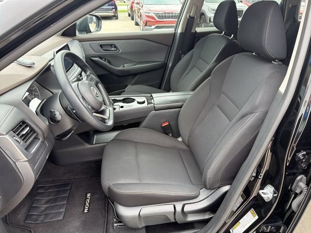 Used 2023 Nissan Rogue S AWD/4WD image 13
