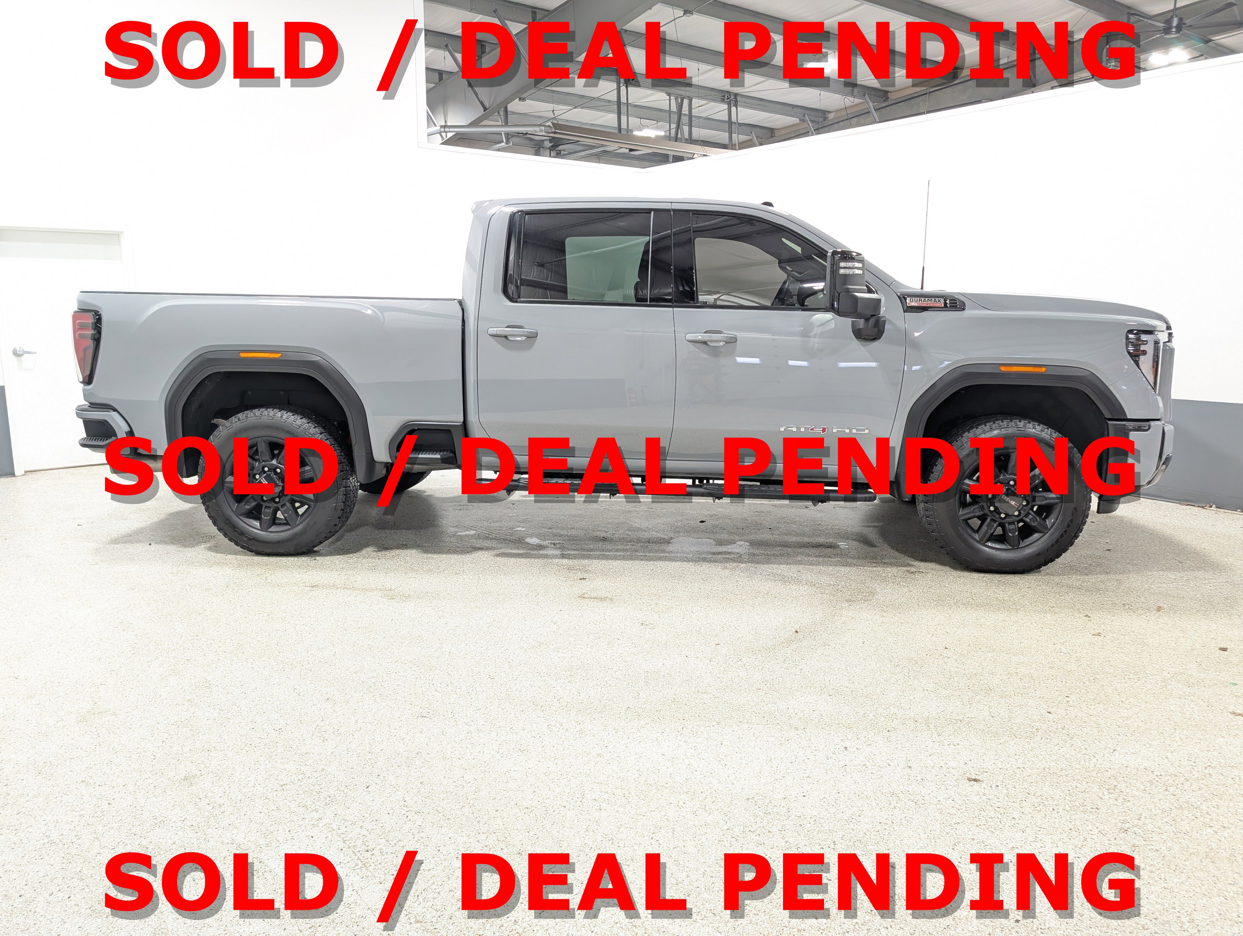 Used 2025 GMC Sierra 3500 AT4 image 2