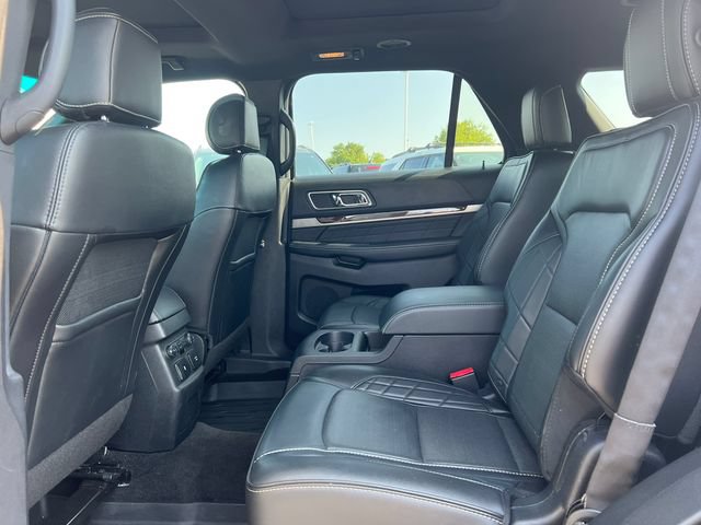 Used 2017 Ford Explorer Platinum AWD/4WD image 4