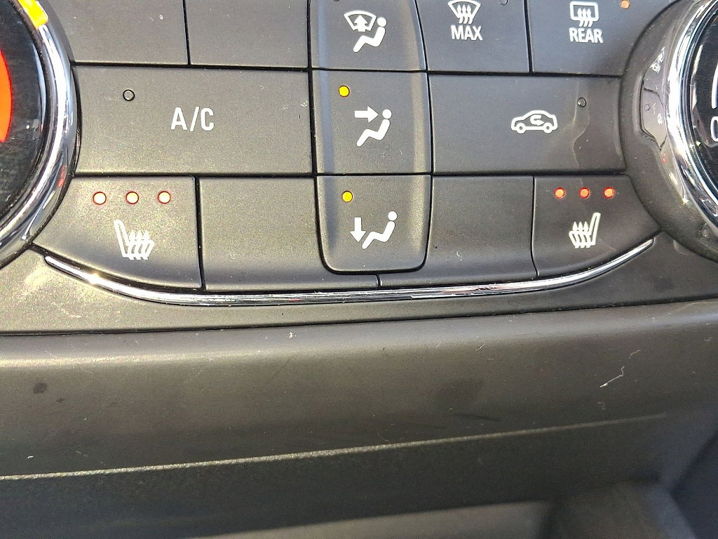 Used 2023 Chevrolet TrailBlazer RS image 19