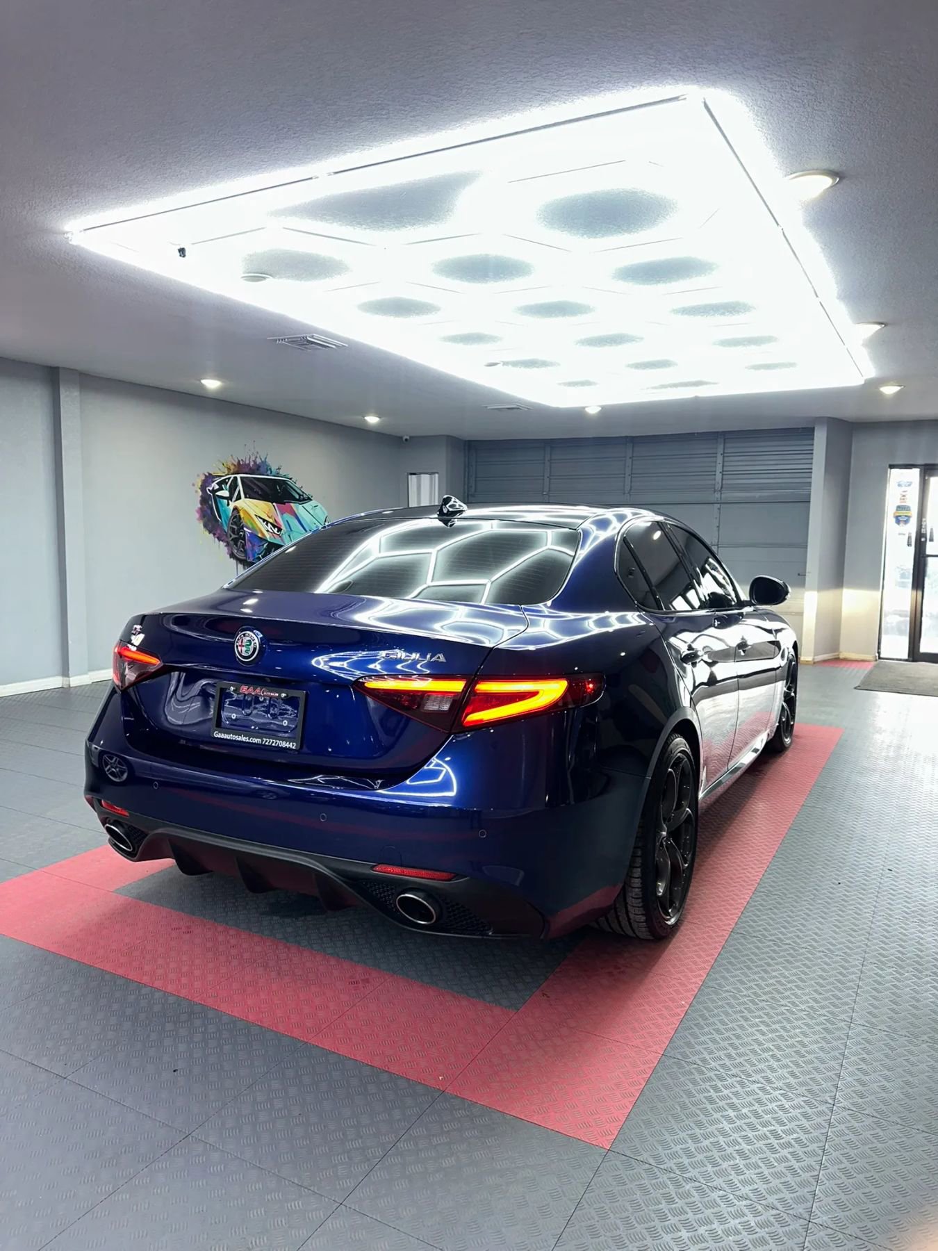 Used 2017 Alfa Romeo Giulia Ti w/ TI 19" Sport Package RWD image 6