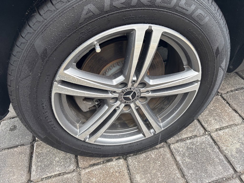 Used 2021 Mercedes-Benz GLC 300 4MATIC image 11