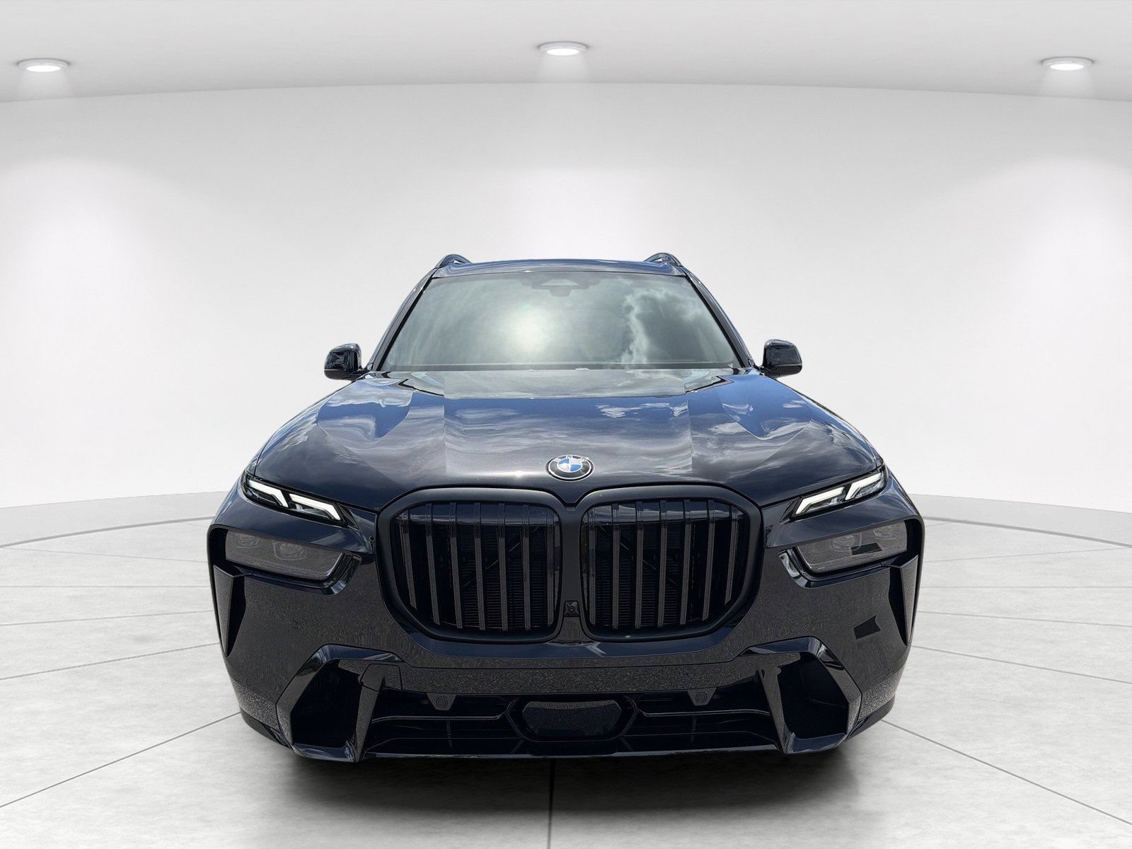 New 2027 BMW X7 xDrive40i w/ M Sport Package AWD/4WD image 2