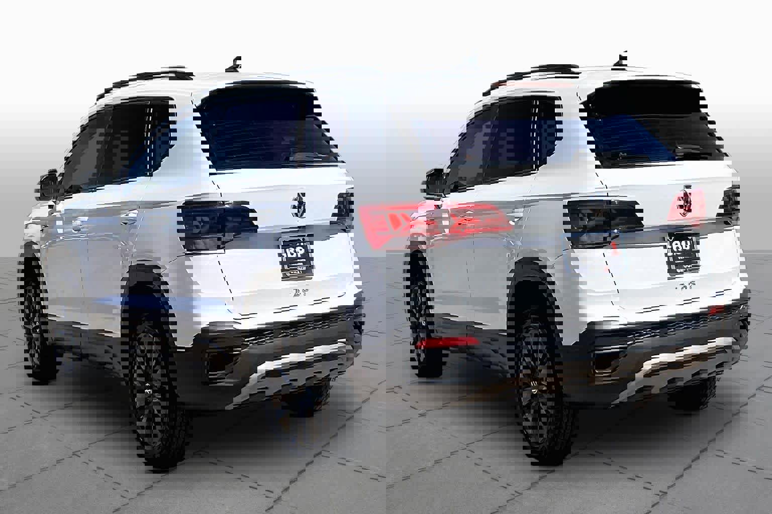 Used 2024 Volkswagen Taos S FWD image 11