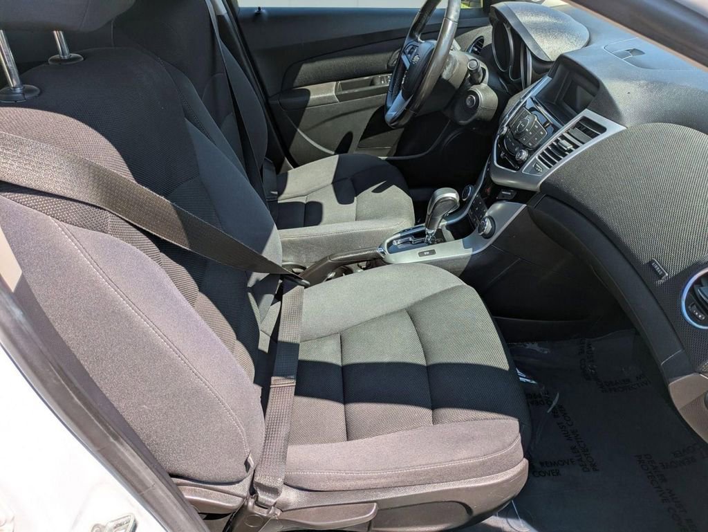 Used 2013 Chevrolet Cruze LT FWD image 27