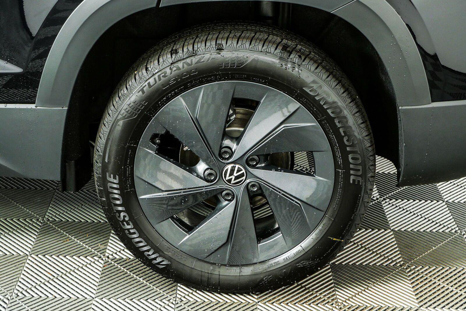 New 2027 Volkswagen Taos S FWD image 38
