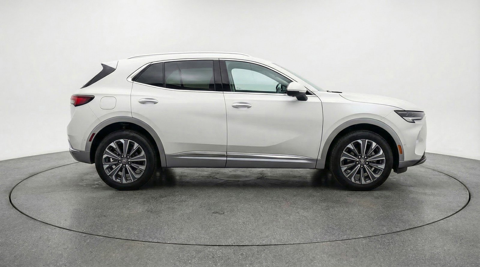 Used 2024 Buick Envision Preferred image 11
