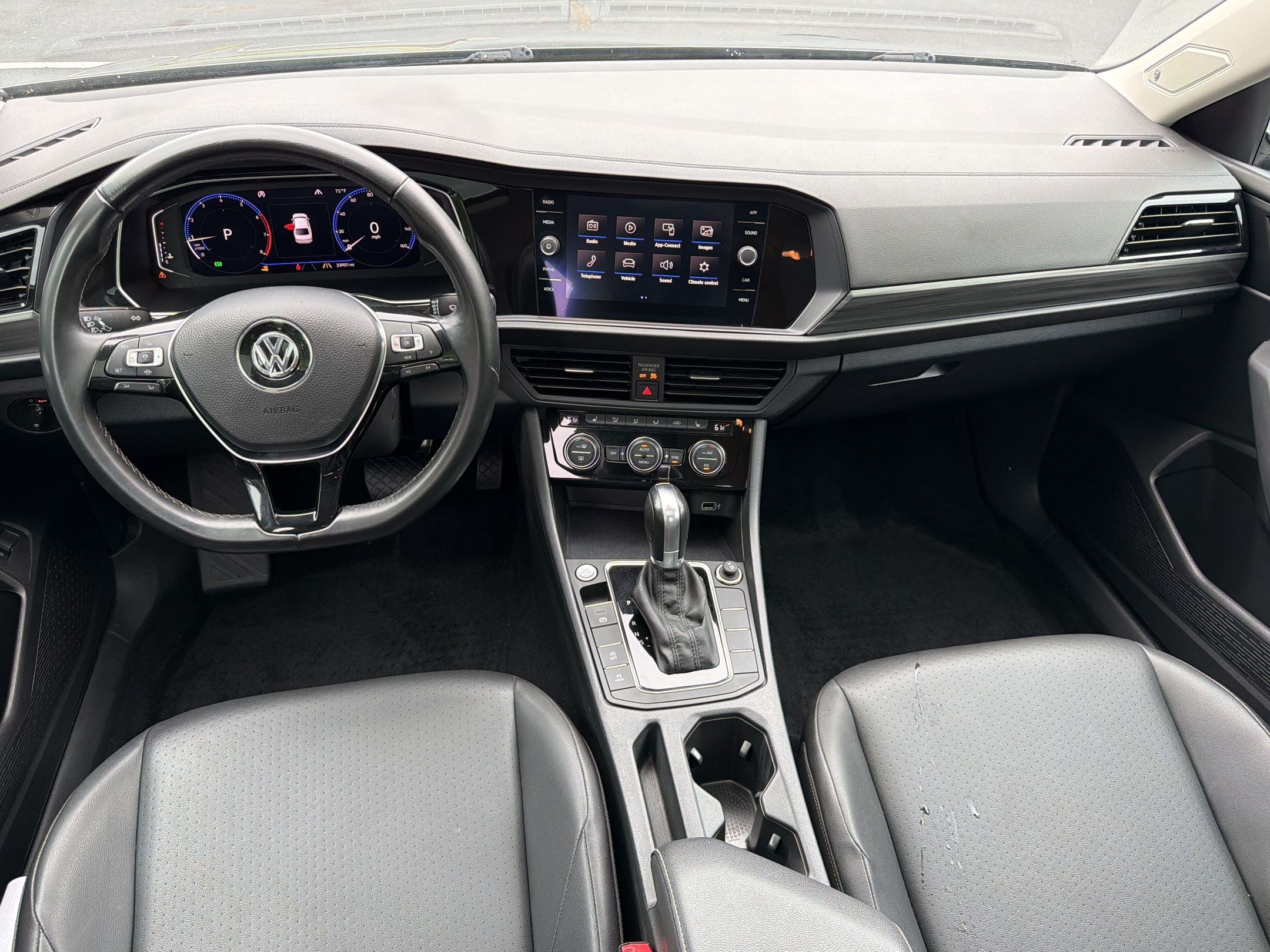 Used 2019 Volkswagen Jetta SEL FWD image 25