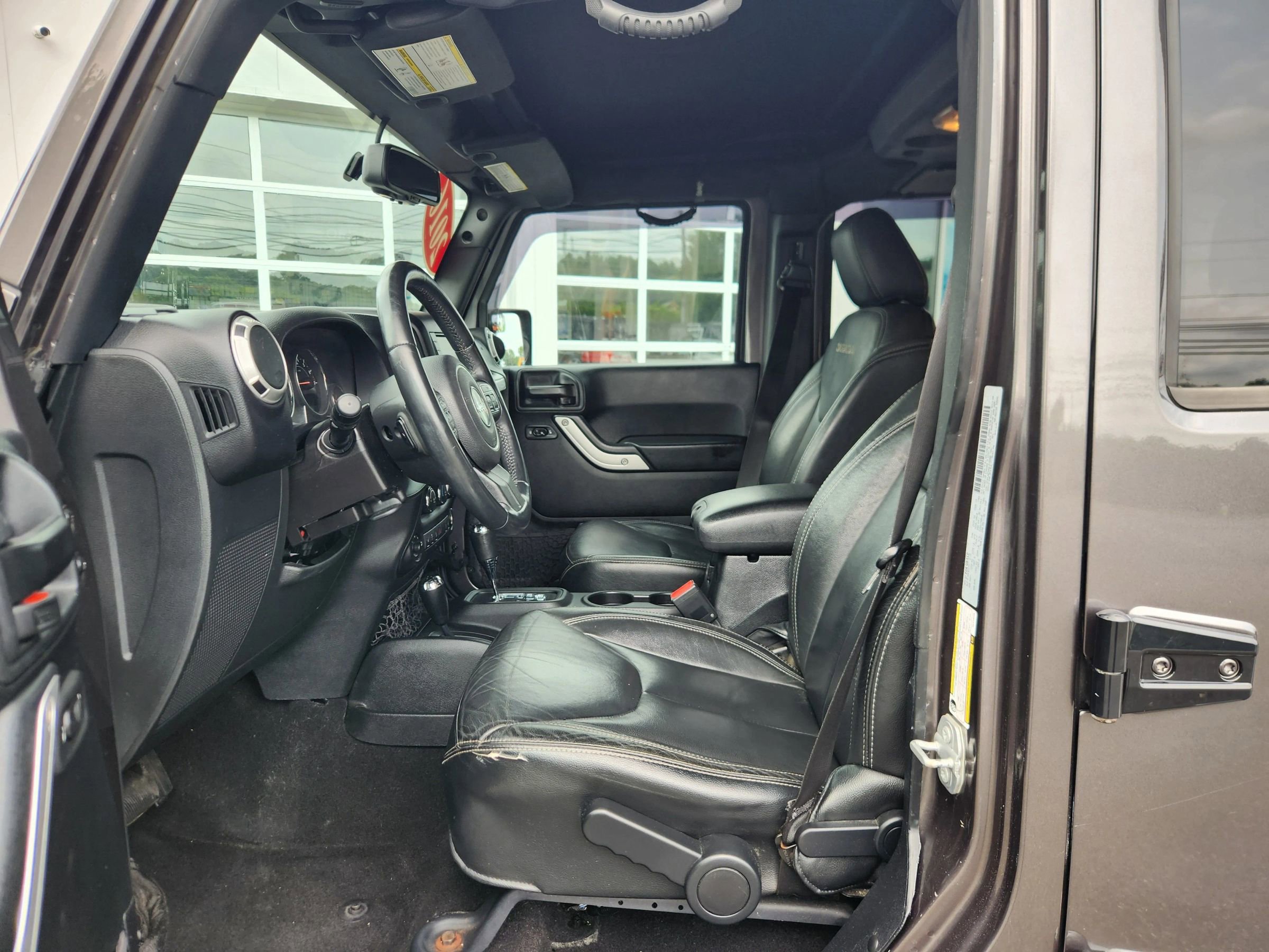 Used 2016 Jeep Wrangler Unlimited Sahara w/ Dual Top Group image 21