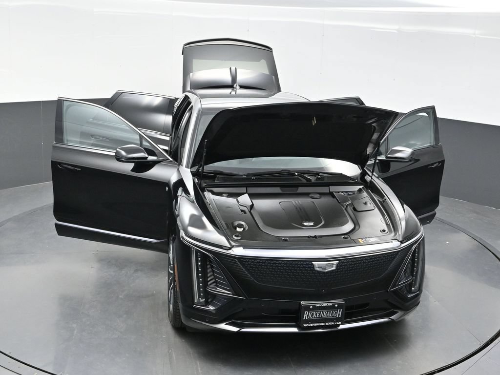 Certified 2025 Cadillac Lyriq Luxury AWD/4WD image 38