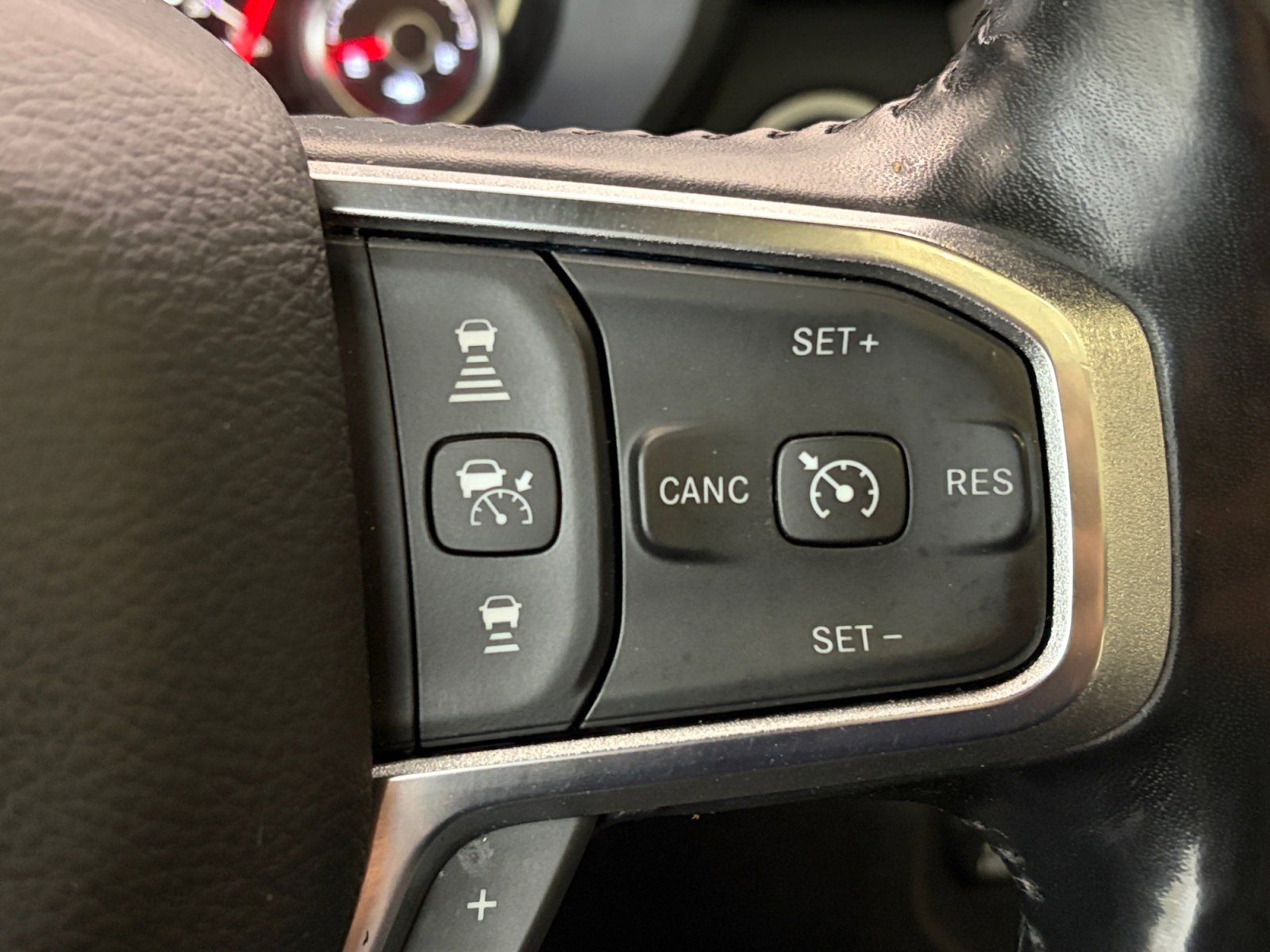 Used 2019 RAM 1500 Laramie AWD/4WD image 20
