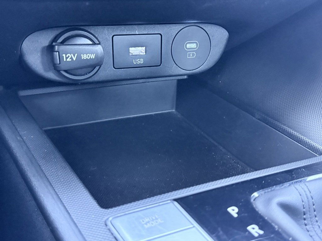 Used 2024 Hyundai Elantra SEL image 17