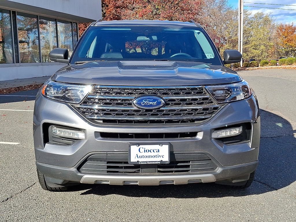 Used 2022 Ford Explorer XLT w/ Equipment Group 202A image 5