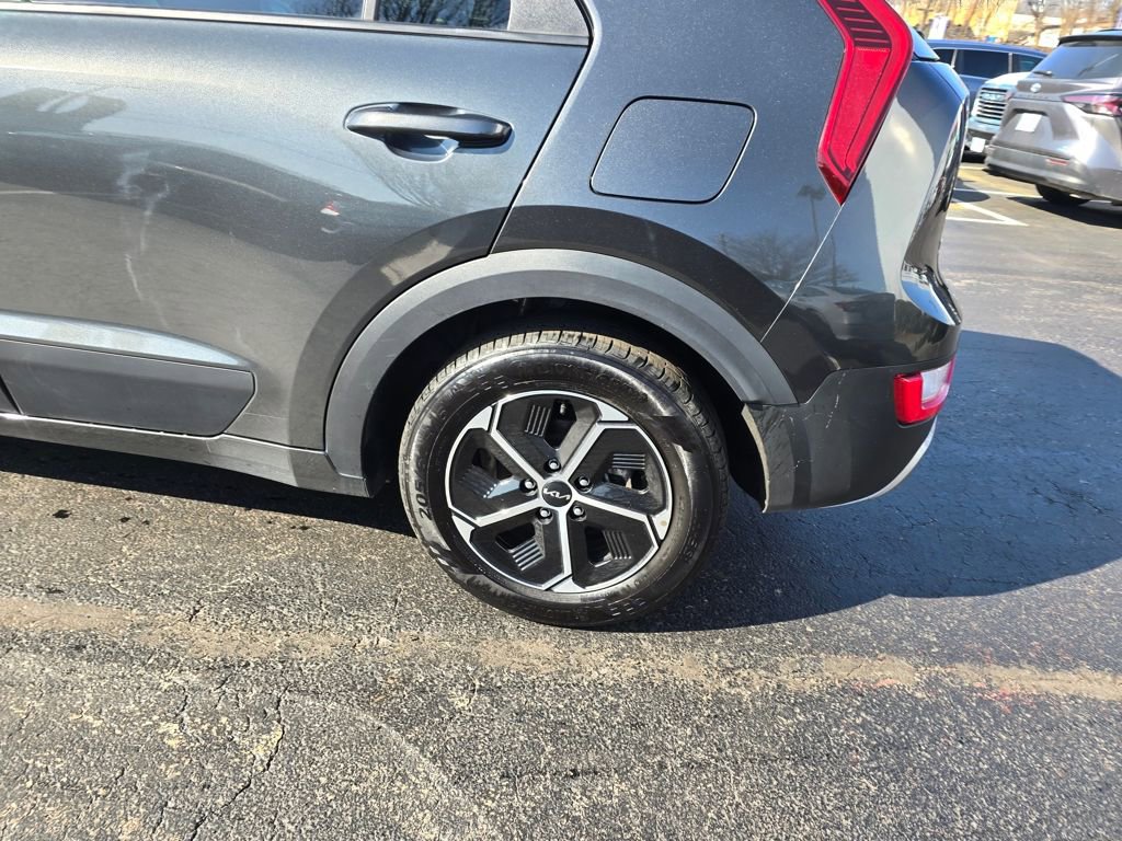 Used 2025 Kia Niro EX image 4