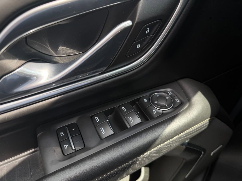 Used 2023 Chevrolet Tahoe Premier AWD/4WD image 15