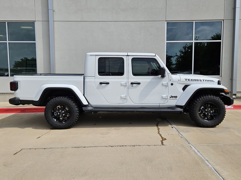 New 2026 Jeep Gladiator Mojave AWD/4WD image 2