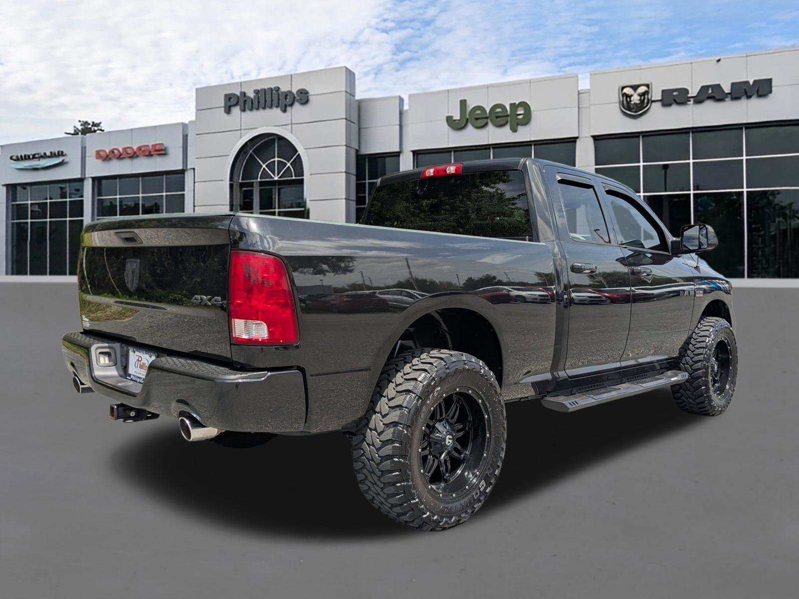 Certified 2017 RAM 1500 Express AWD/4WD image 3