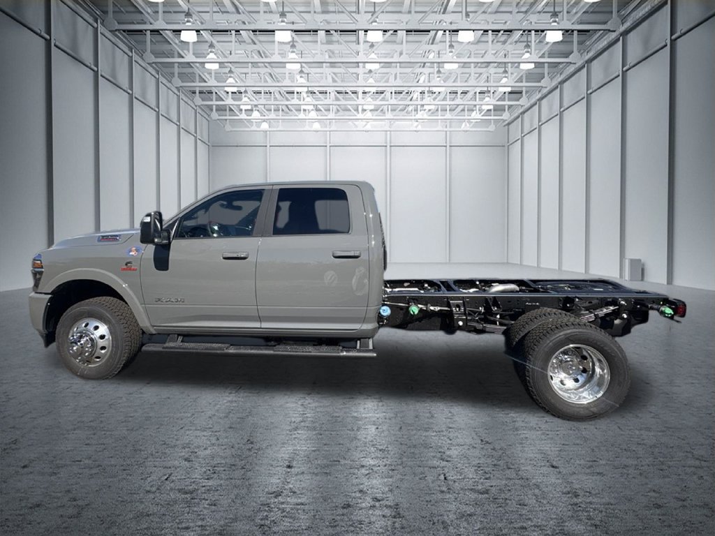 New 2027 RAM 3500 Big Horn w/ Laramie Trim Package AWD/4WD image 5