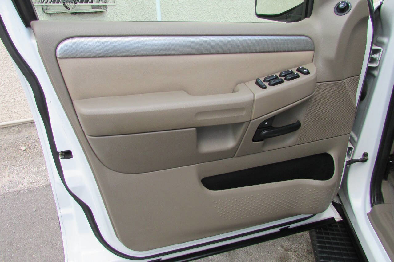 Used 2003 Ford Explorer Sport XLT image 18