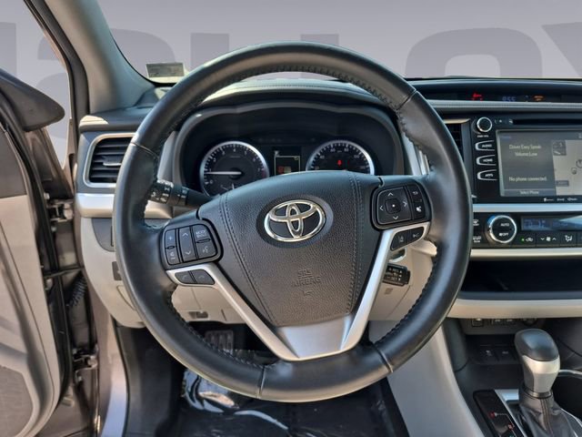Used 2019 Toyota Highlander XLE AWD/4WD image 13
