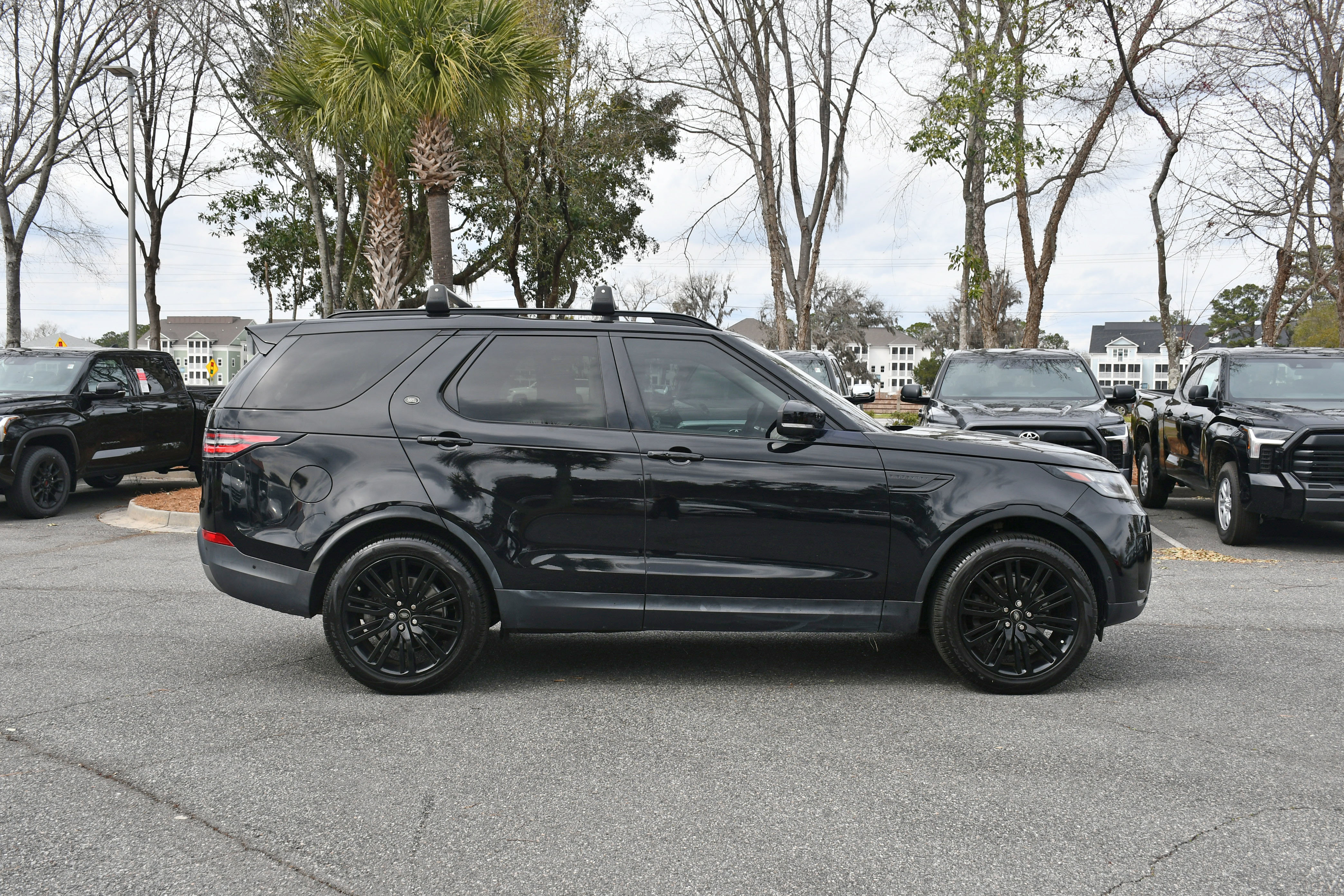 Used 2017 Land Rover Discovery HSE Luxury image 5