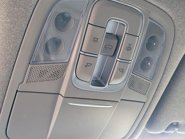 Used 2019 Hyundai Santa Fe Limited image 18