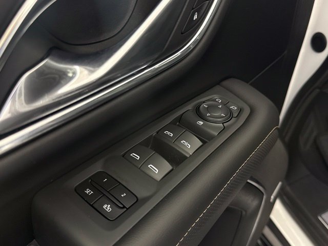 Used 2023 GMC Yukon XL SLT RWD image 30