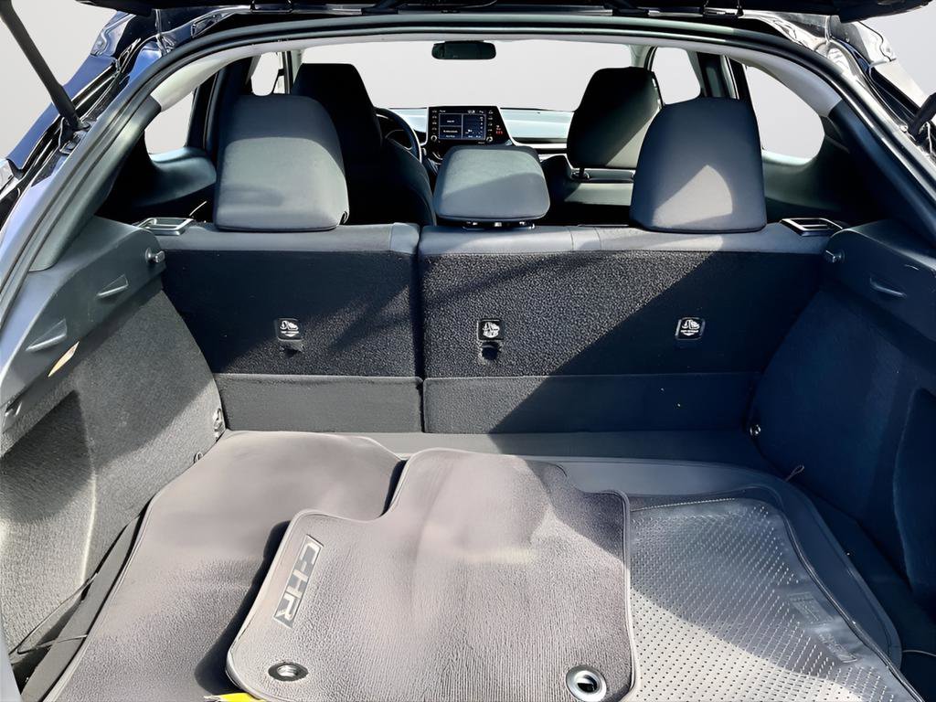 Used 2021 Toyota C-HR LE image 23