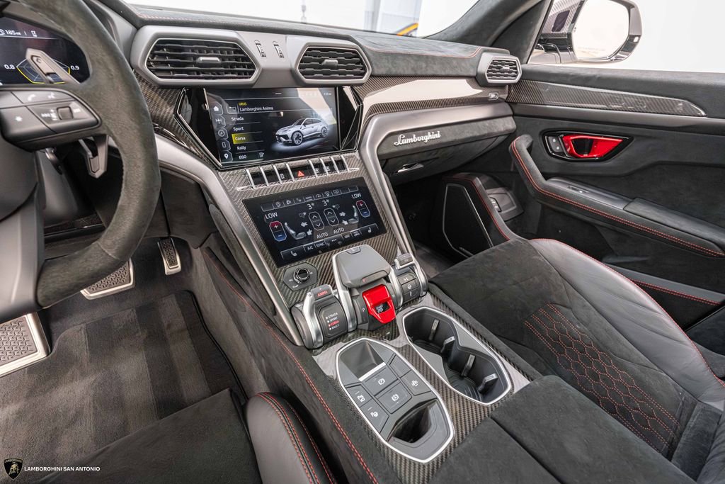 Used 2023 Lamborghini Urus Performante AWD/4WD image 50