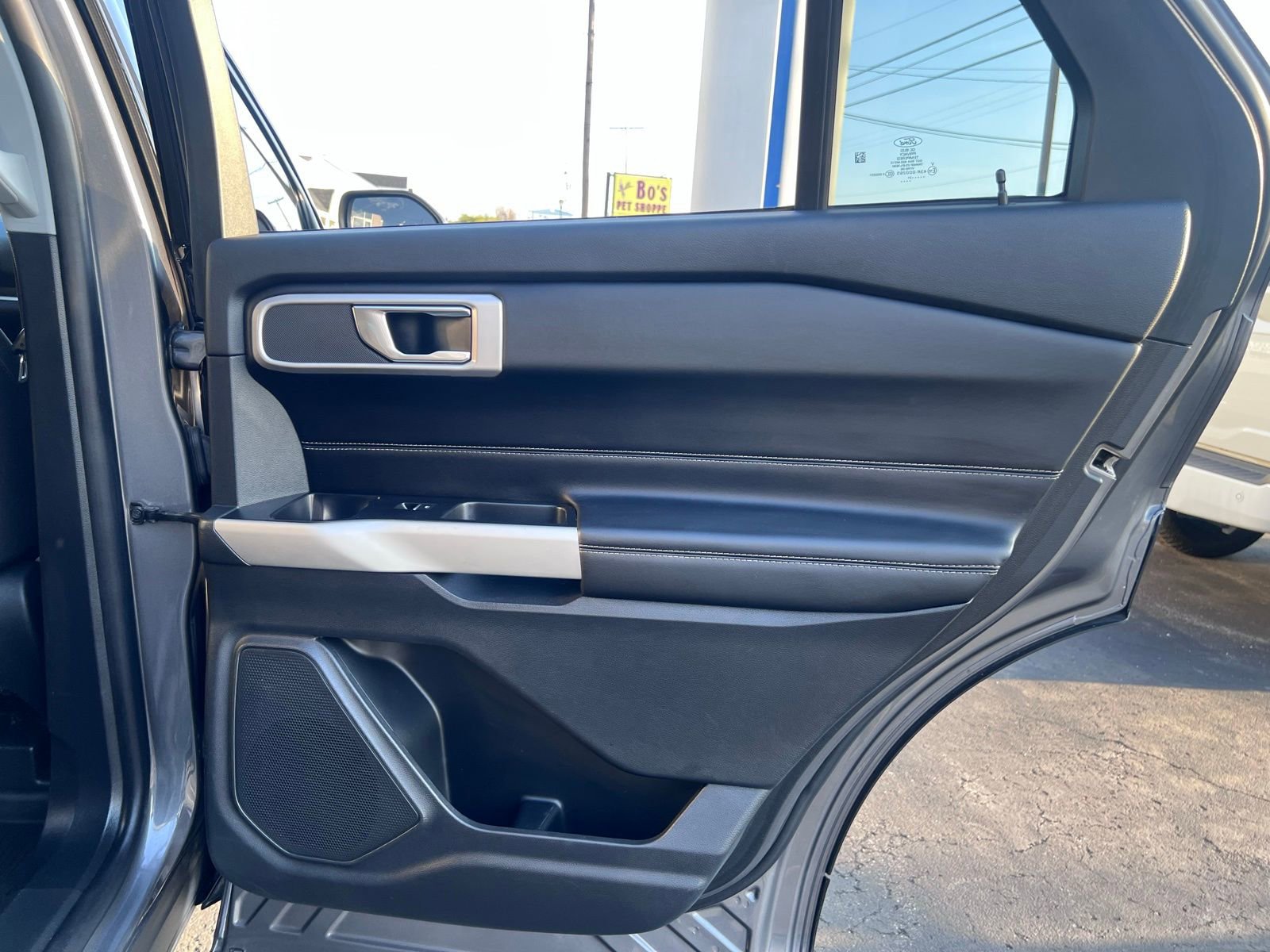 Used 2022 Ford Explorer XLT AWD/4WD image 47