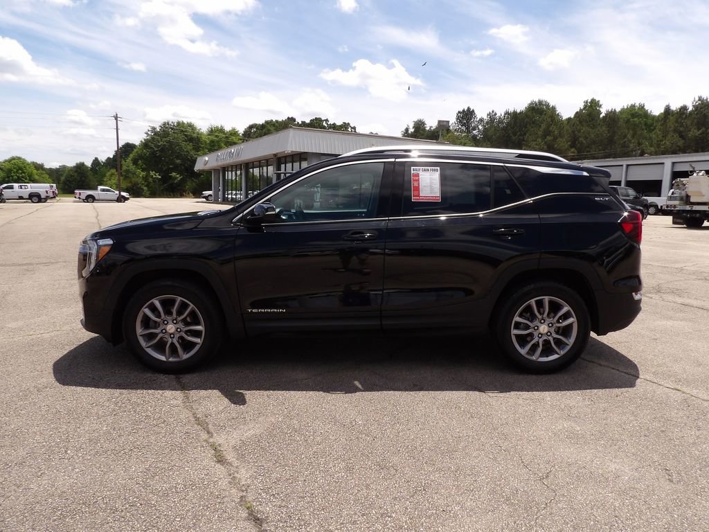 Used 2022 GMC Terrain SLT w/ Infotainment Package II AWD/4WD image 5
