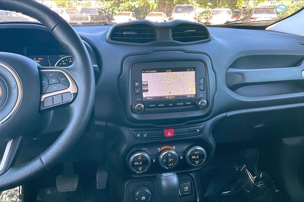 Used 2015 Jeep Renegade Latitude w/ Popular Equipment Group AWD/4WD image 8