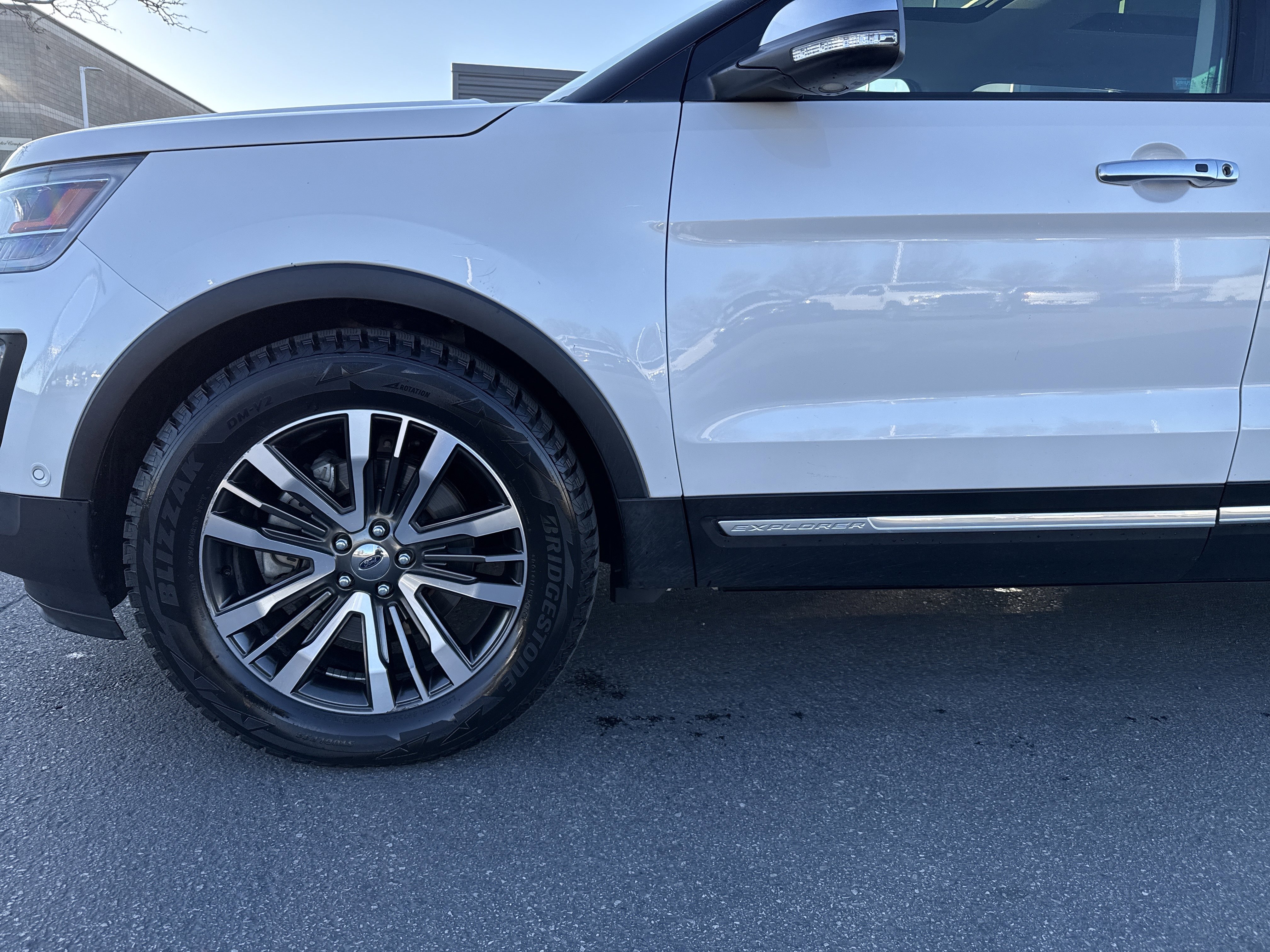 Used 2016 Ford Explorer Platinum image 9