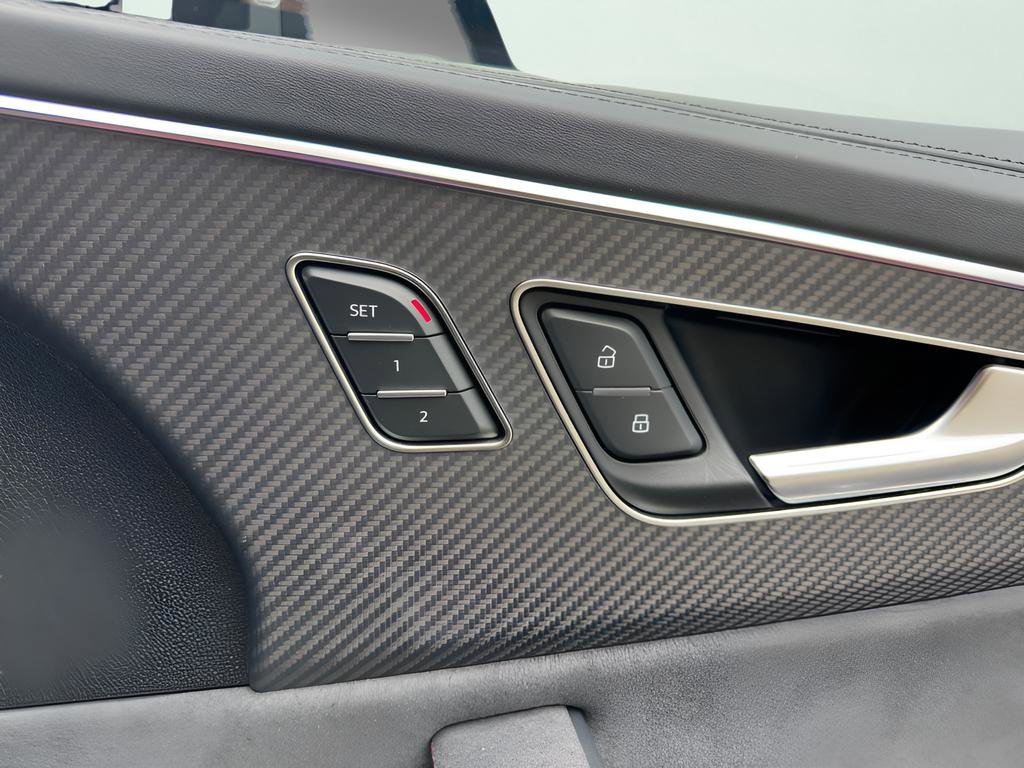 Certified 2025 Audi RS Q8 performance image 44