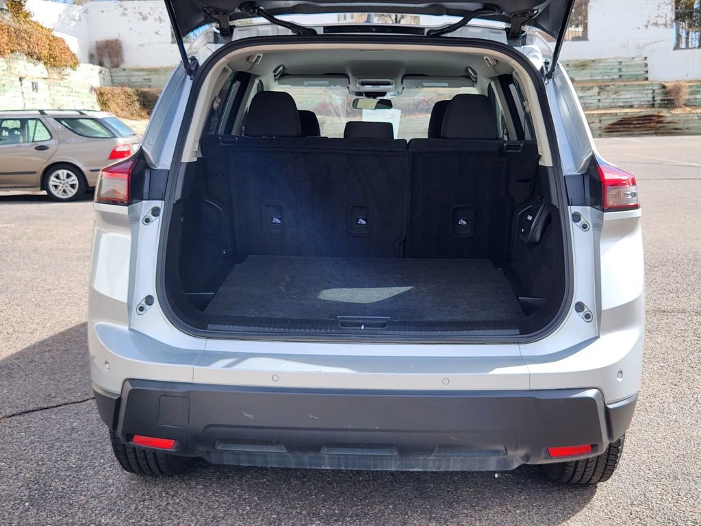 Used 2024 Nissan Rogue S image 16